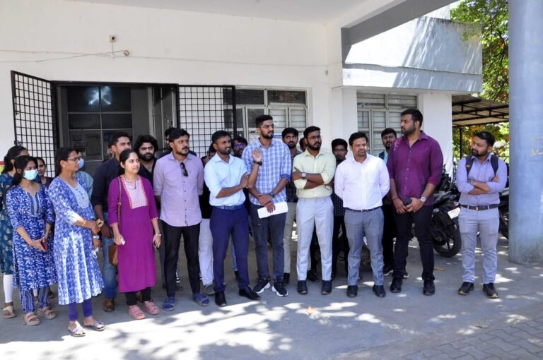 HEALTH doctors -protest (3)